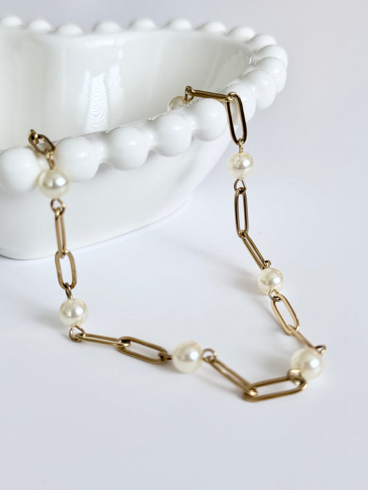 Pearl Affair Necklace