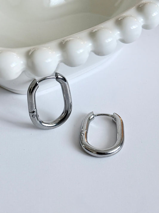 Pretty Please Oval Hoops