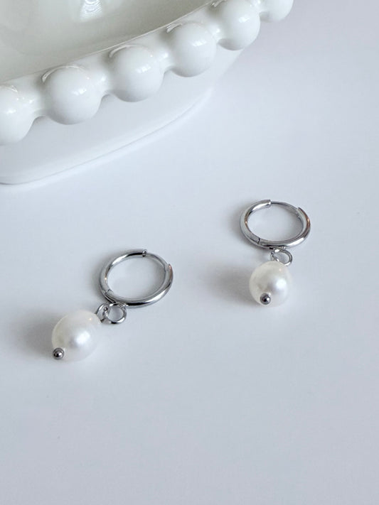 Essential Pearl Drop Earrings