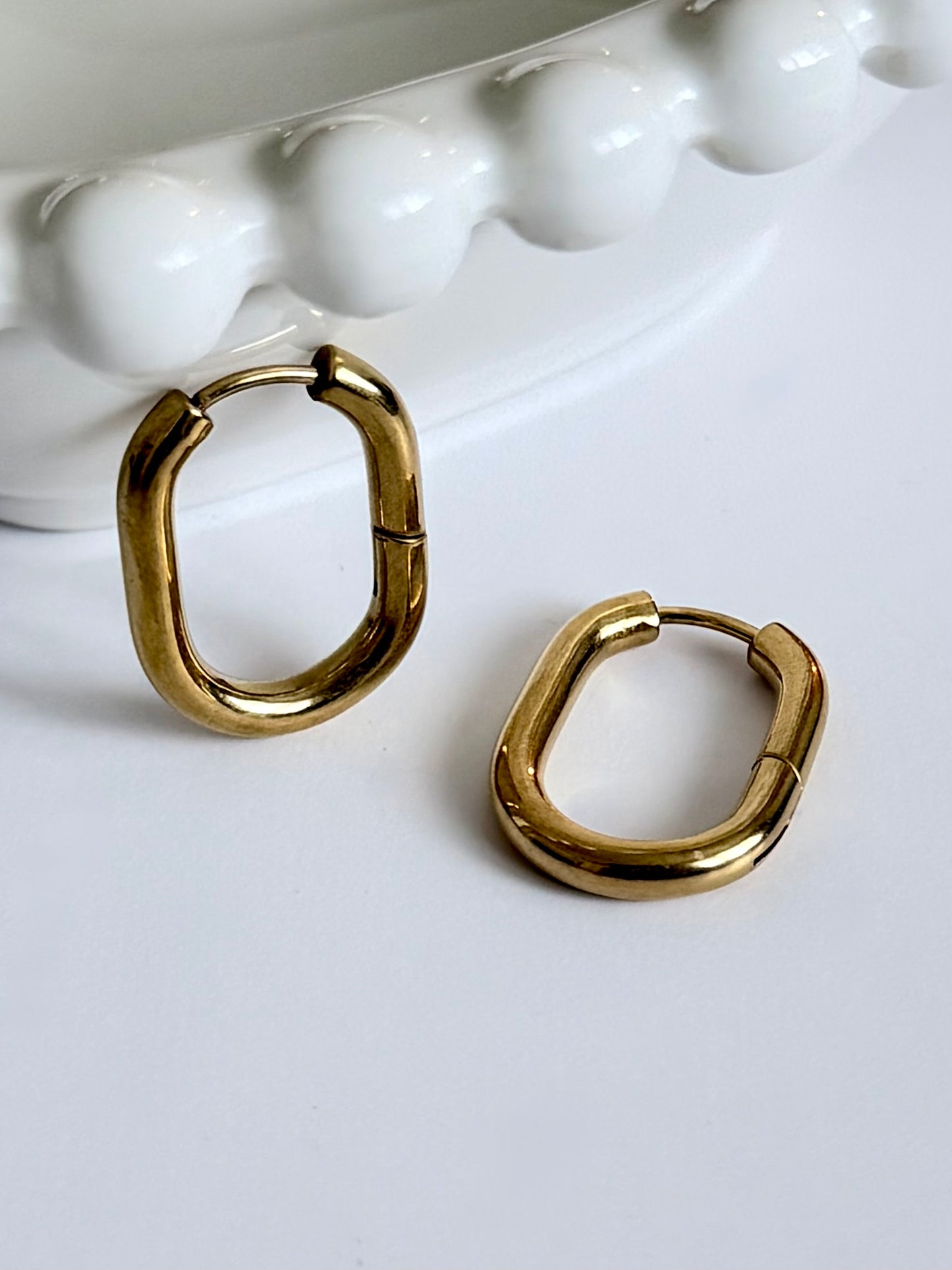 Pretty Please Oval Hoops